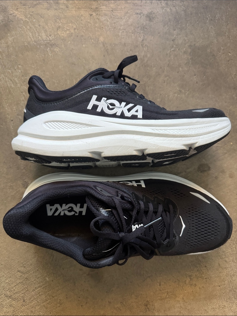 Hoka women’s Bondi 9 Black and White Shoes size 9